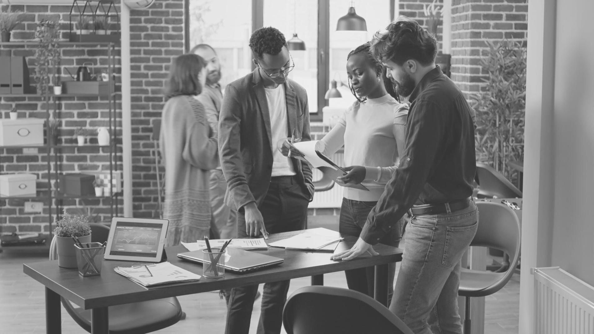 Vue d'ensemble de l'équipe valethonquyros travaillant sur des solutions budgétaires innovantes